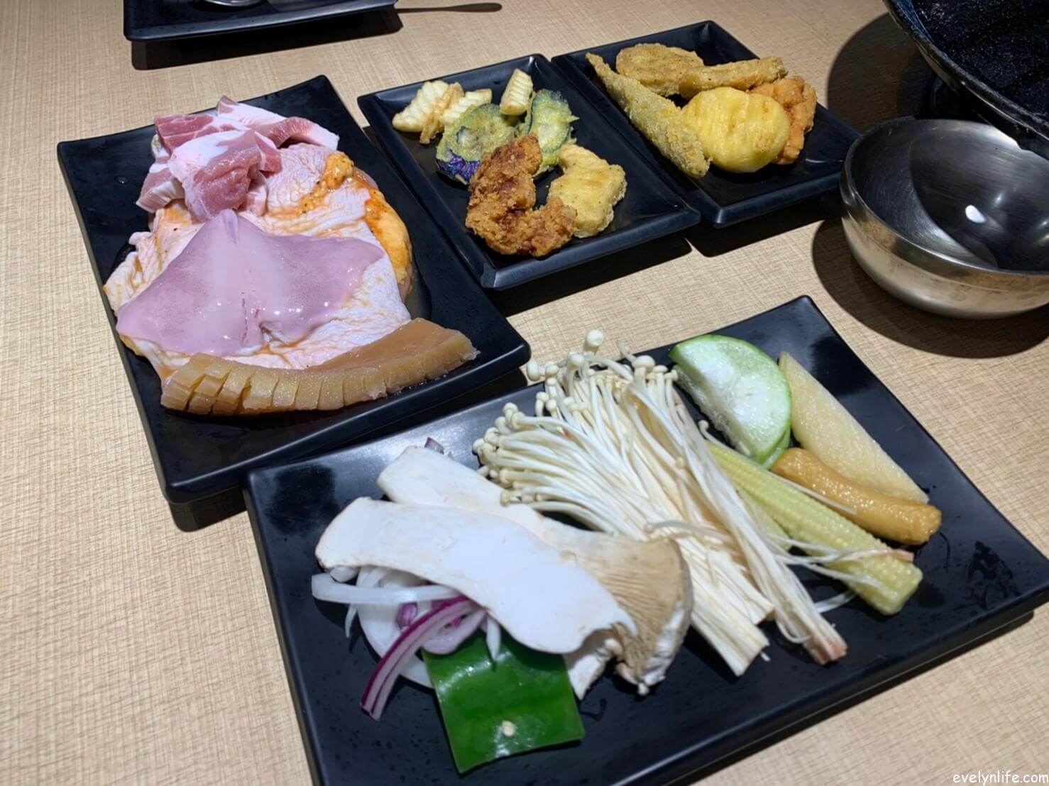 台中沙鹿|肉鮮生|高CP值韓式烤肉吃到飽 · 韓式小菜.蔬食炸物任你吃 - 第7張圖