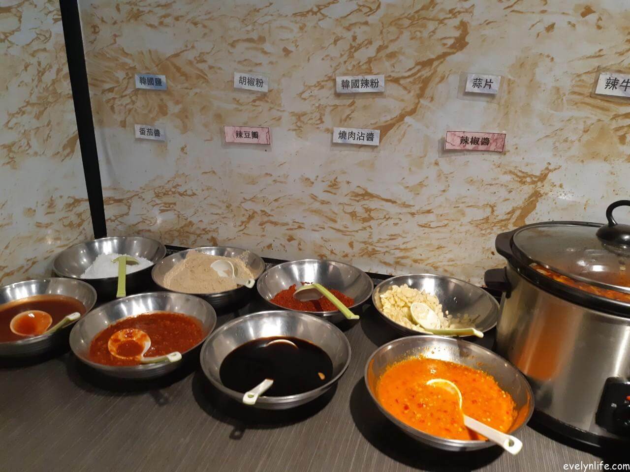 台中沙鹿|肉鮮生|高CP值韓式烤肉吃到飽 · 韓式小菜.蔬食炸物任你吃 - 第14張圖