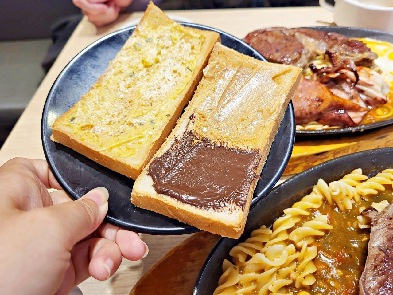 小時厚牛排|台中梧棲|咖哩飯限量供應.自助吧濃湯飲料吐司冰淇淋吃到飽 - 第28張圖