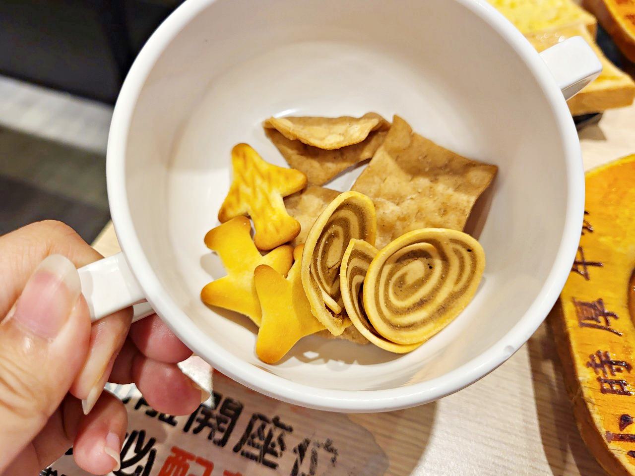 小時厚牛排|台中梧棲|咖哩飯限量供應.自助吧濃湯飲料吐司冰淇淋吃到飽 - 第25張圖