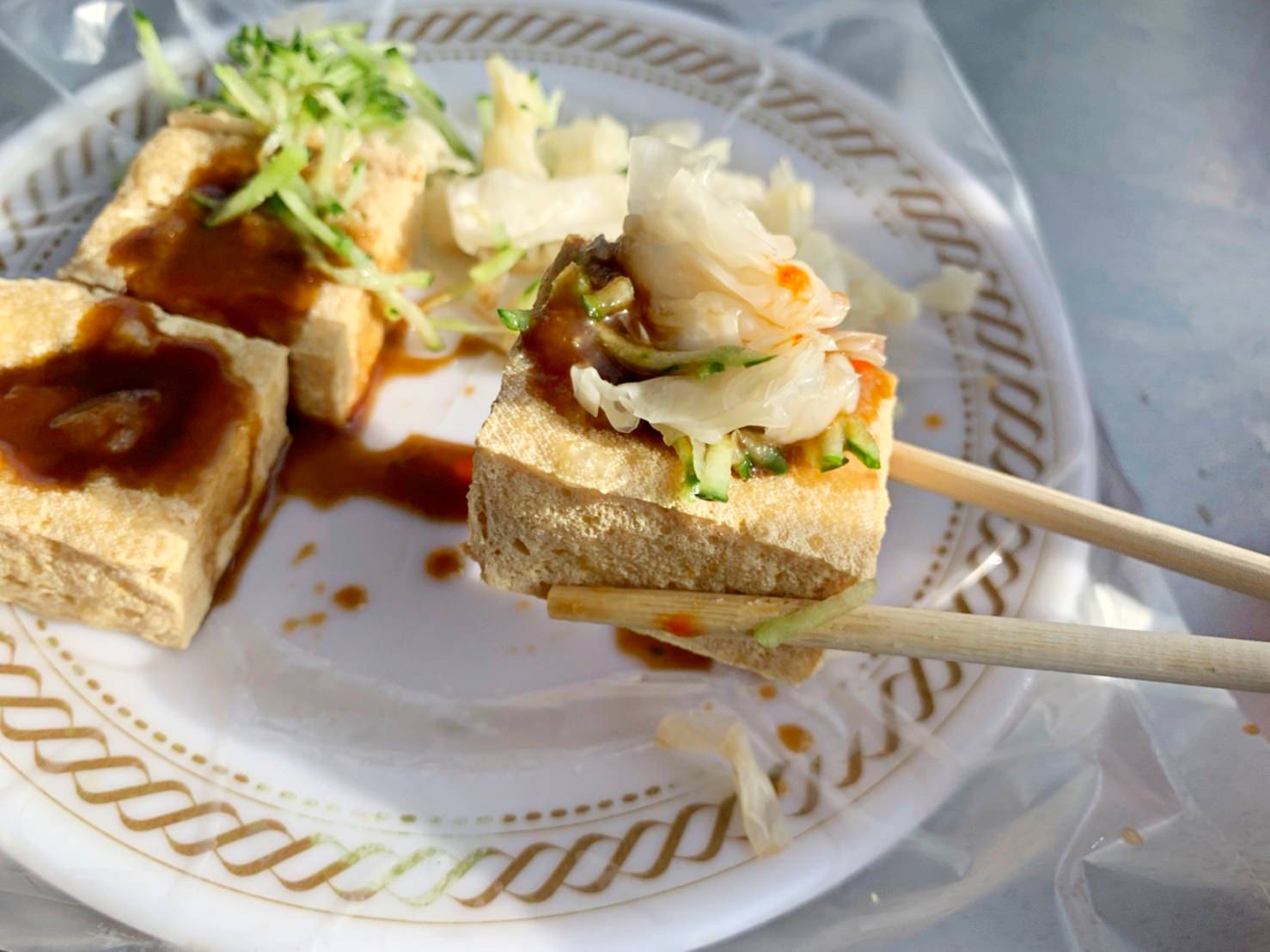 陳媽媽臭豆腐|台中沙鹿|海線有名的臭豆腐.外酥內嫩.泡菜小黃瓜絲好吃辣醬.位在平交道旁的美味小吃 - 第10張圖