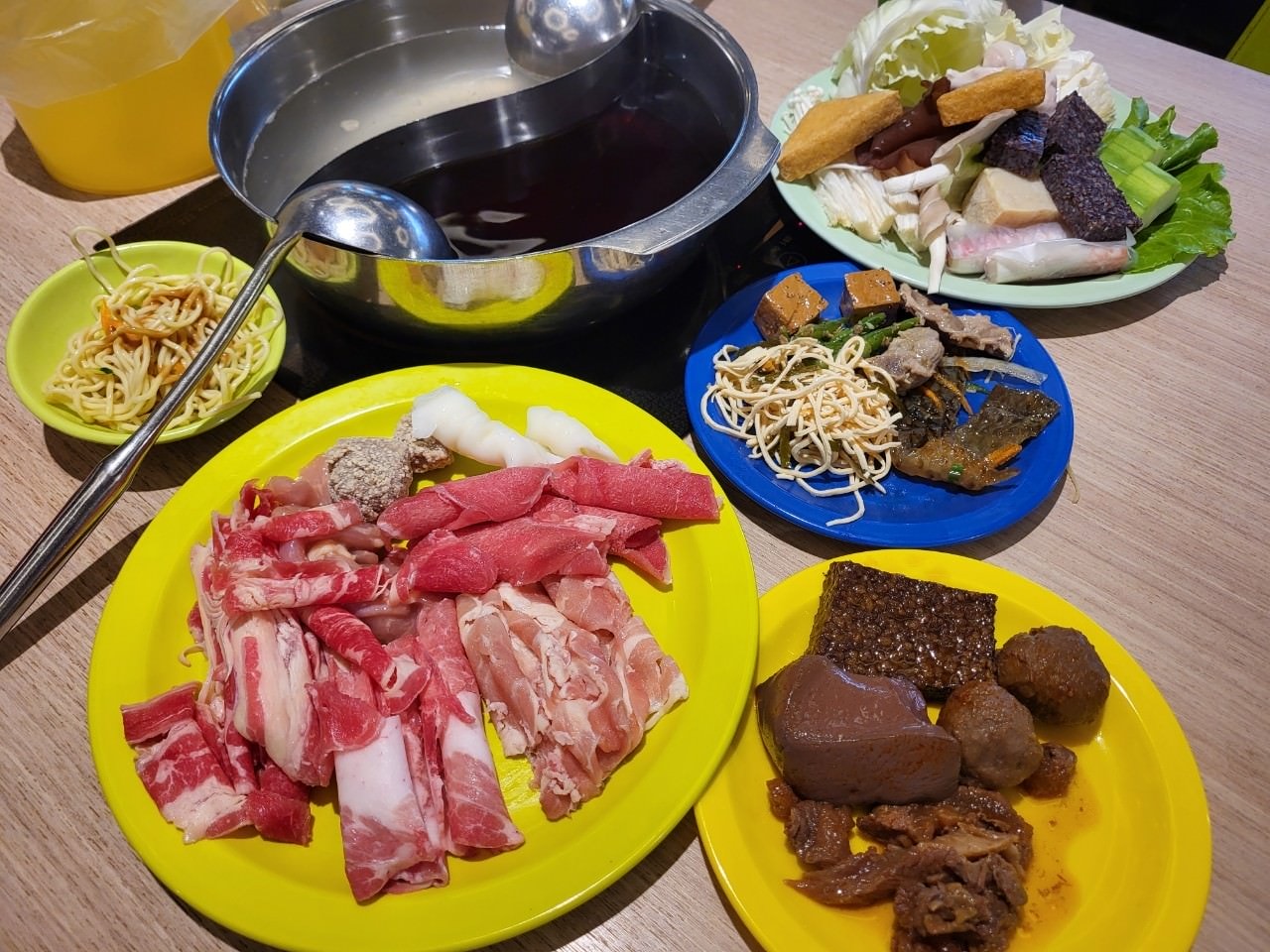 台中沙鹿|大喜鍋沙鹿店.50種以上鍋物好料吃到飽平價鍋物.5選2鴛鴦鍋湯底 LINE ALBUM 2022116 1 221107 6