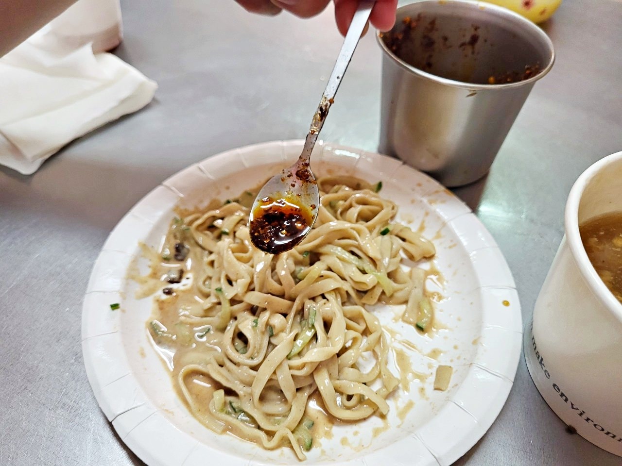 嘉義東區|公園老店涼麵、肉羹麵|加美乃滋的涼麵.香菇肉羹.在地人推薦組合 - 第11張圖