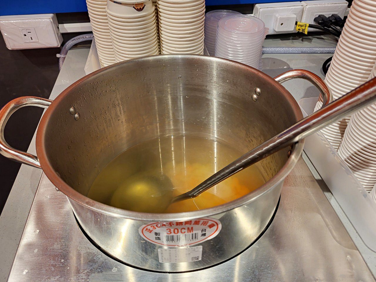 台中沙鹿|料鐵哥-醬燒鐵板靜宜店|台中新平價台式鐵板燒品牌.招牌雞腿排.青菜無限續.飲料冰淇淋自助吧CP值超高 - 第24張圖