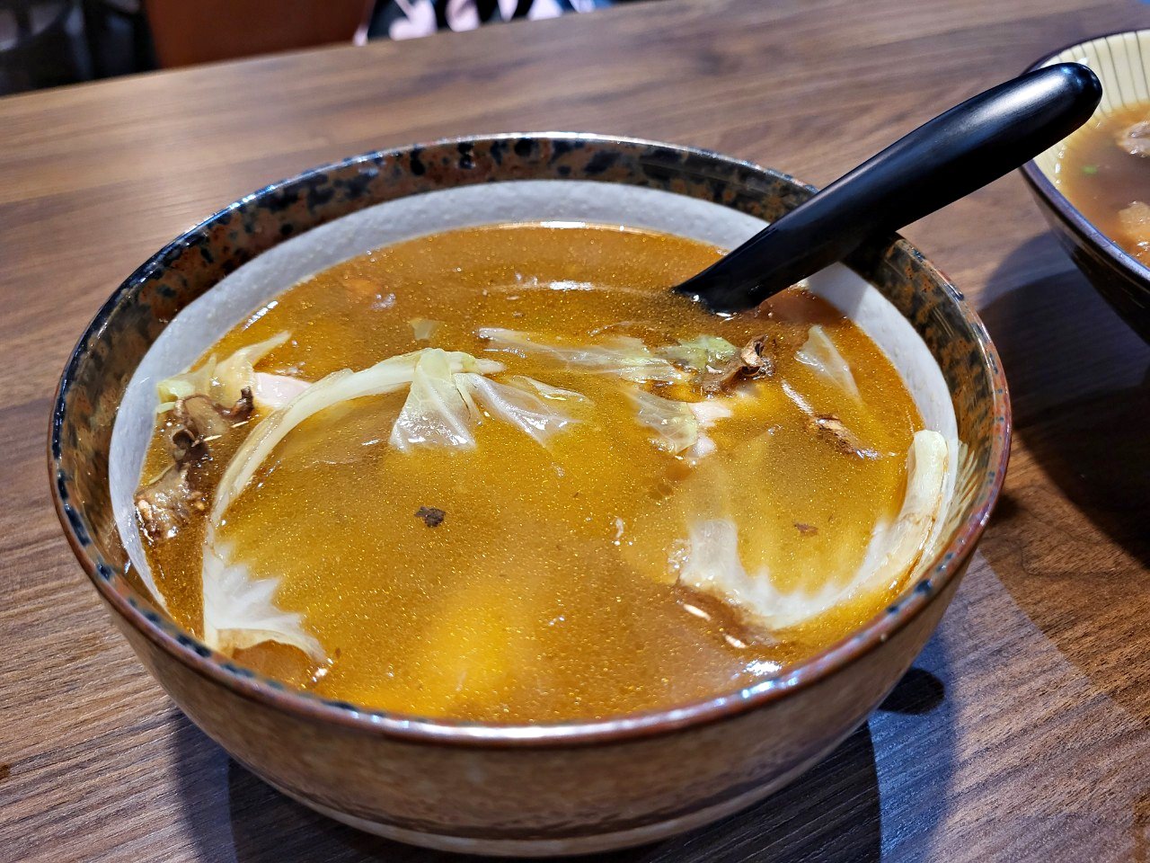彰化市區|八棧食堂-雞湯牛肉麵專食所|暖心麻油雞湯紅燒牛肉麵.近家樂福.晚餐宵夜好選擇 - 第23張圖