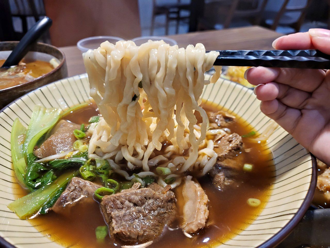 彰化市區|八棧食堂-雞湯牛肉麵專食所|暖心麻油雞湯紅燒牛肉麵.近家樂福.晚餐宵夜好選擇 - 第22張圖
