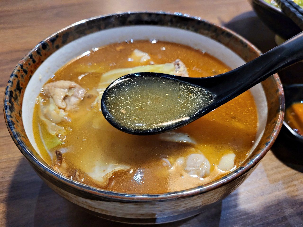 彰化市區|八棧食堂-雞湯牛肉麵專食所|暖心麻油雞湯紅燒牛肉麵.近家樂福.晚餐宵夜好選擇 - 第24張圖