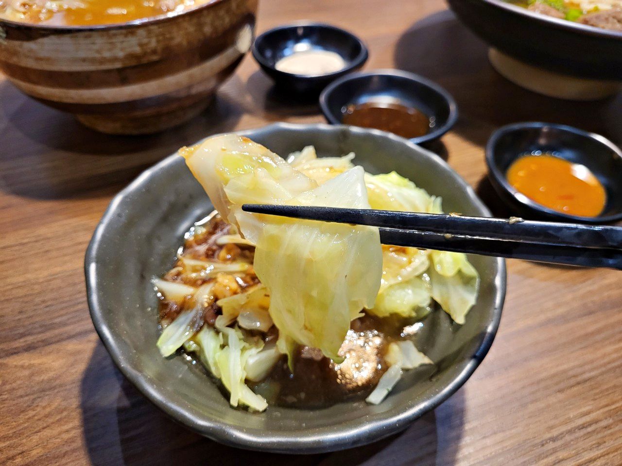 彰化市區|八棧食堂-雞湯牛肉麵專食所|暖心麻油雞湯紅燒牛肉麵.近家樂福.晚餐宵夜好選擇 - 第16張圖