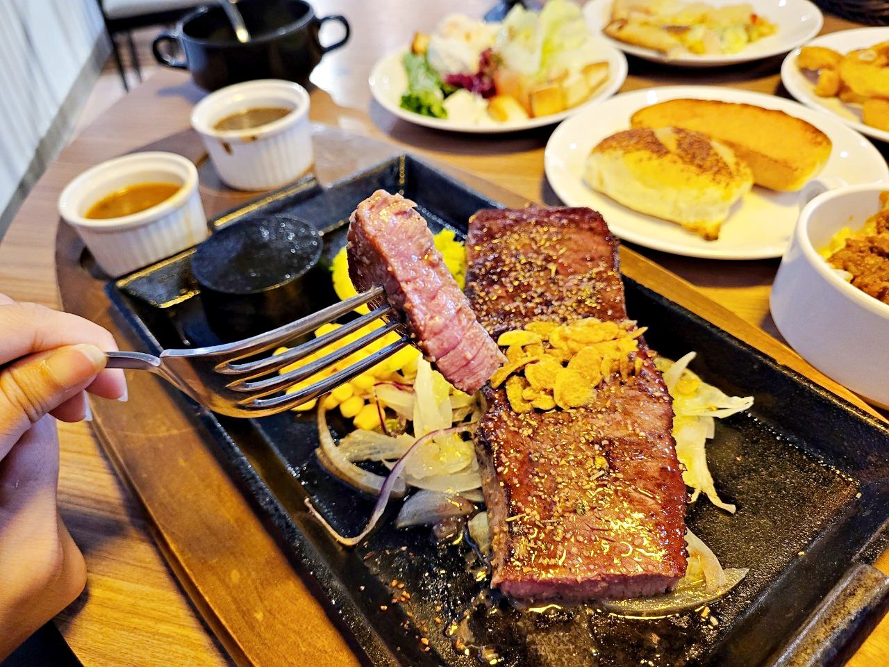 台中沙鹿|哈塔牛排|高品質單點肉品.精緻沙拉吧.披薩吃到飽 - 第19張圖