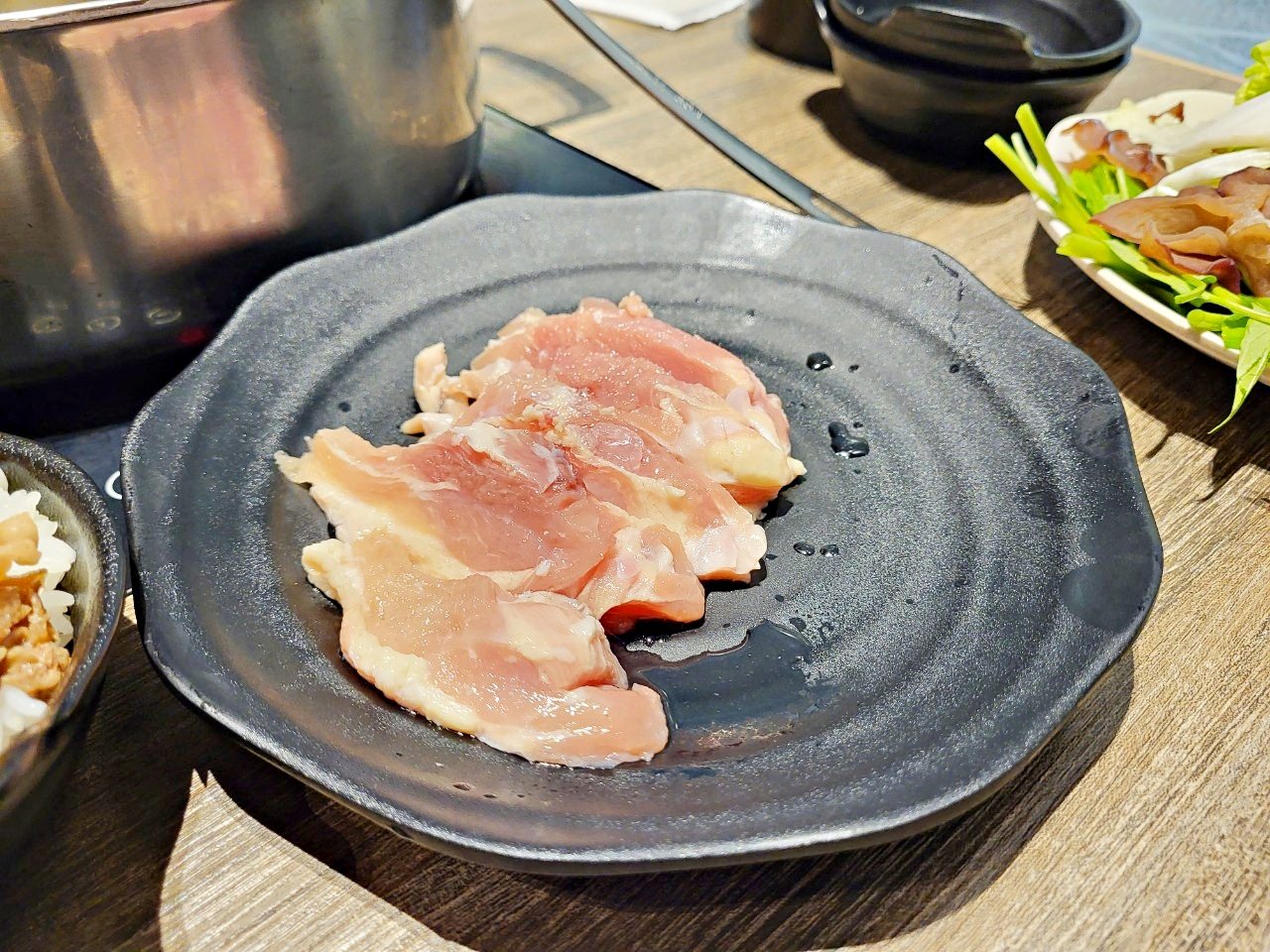 台中港三井|但馬屋涮涮鍋|多種價位肉品及沙拉吧吃到飽.壽喜燒鴛鴦鍋 - 第31張圖