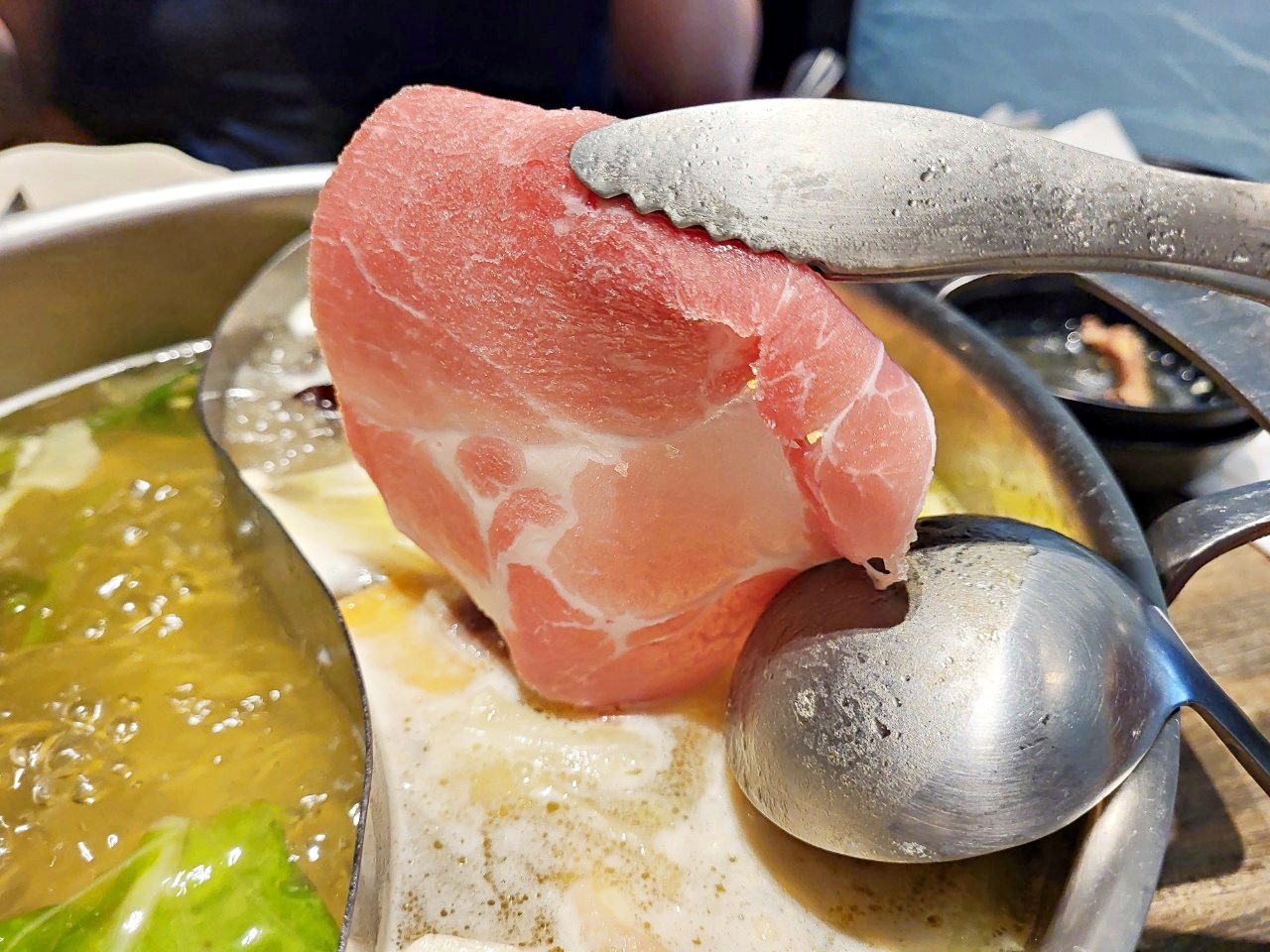 台中港三井|但馬屋涮涮鍋|多種價位肉品及沙拉吧吃到飽.壽喜燒鴛鴦鍋 - 第27張圖