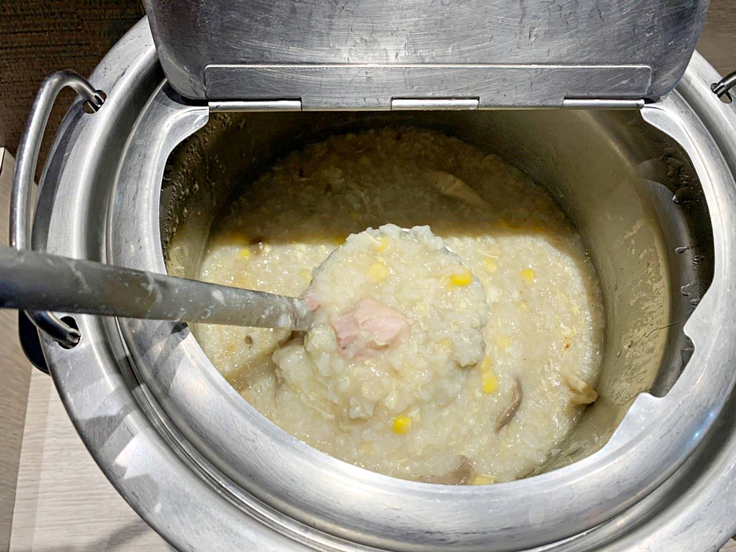 台中港三井|但馬屋涮涮鍋|多種價位肉品及沙拉吧吃到飽.壽喜燒鴛鴦鍋 - 第41張圖