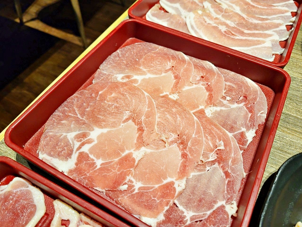 台中港三井|但馬屋涮涮鍋|多種價位肉品及沙拉吧吃到飽.壽喜燒鴛鴦鍋 - 第26張圖