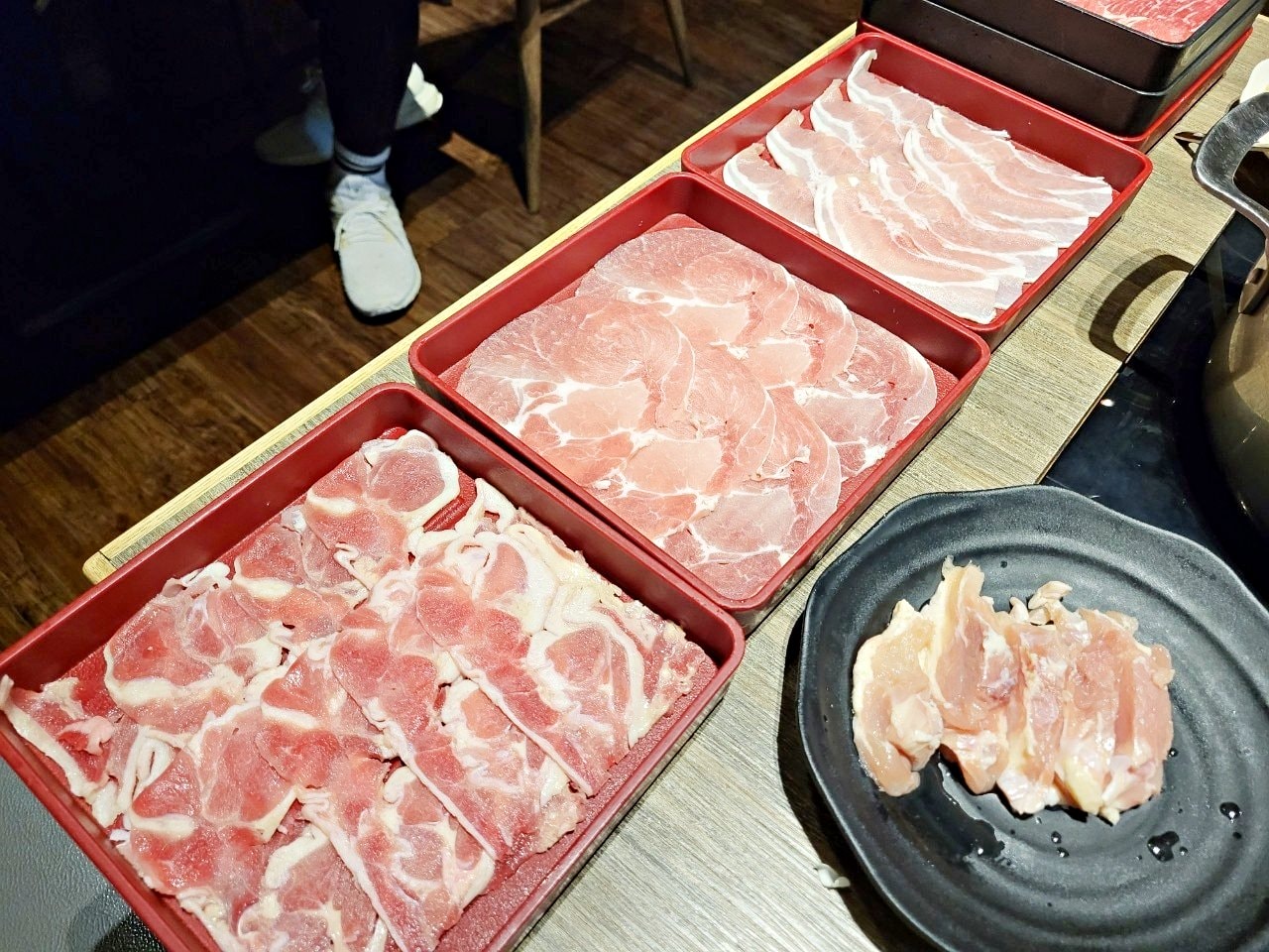 台中港三井|但馬屋涮涮鍋|多種價位肉品及沙拉吧吃到飽.壽喜燒鴛鴦鍋 - 第25張圖