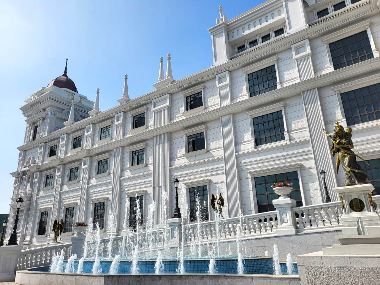 嘉義大林|佐登妮絲城堡觀光工廠|秒飛浪漫歐洲白色城堡.城堡式綠建築美容生技園區 - 第26張圖