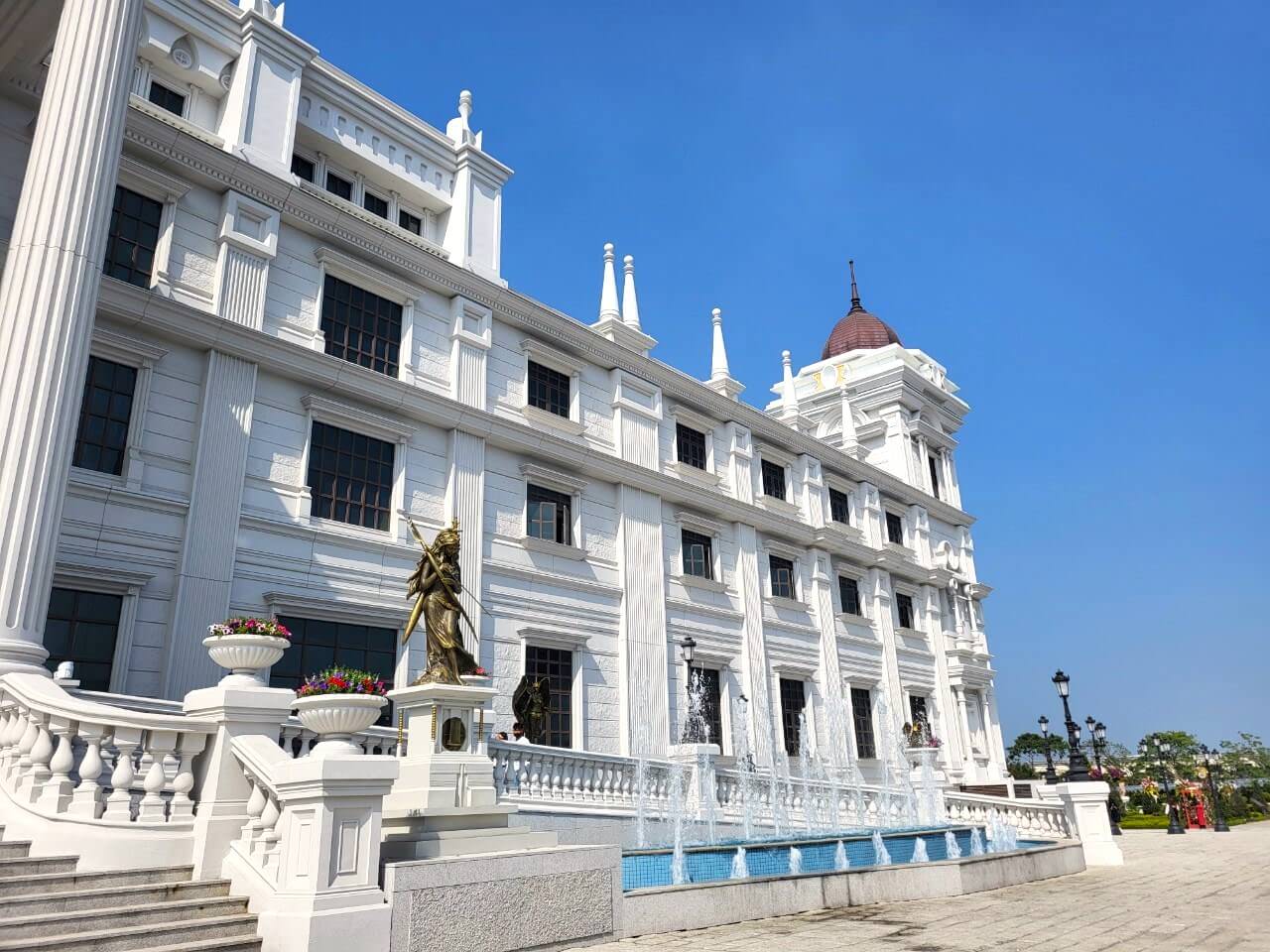 嘉義大林|佐登妮絲城堡觀光工廠|秒飛浪漫歐洲白色城堡.城堡式綠建築美容生技園區 - 第25張圖