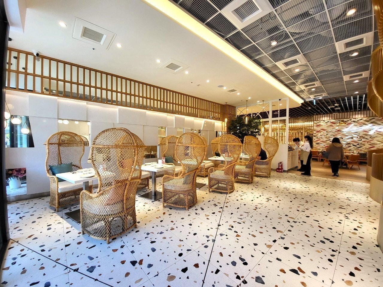 三井美食懶人包店家整理|來台中港三井Outlet吃什麼~火鍋燒肉吃到飽、美食街日式泰式義式料理 - 第17張圖