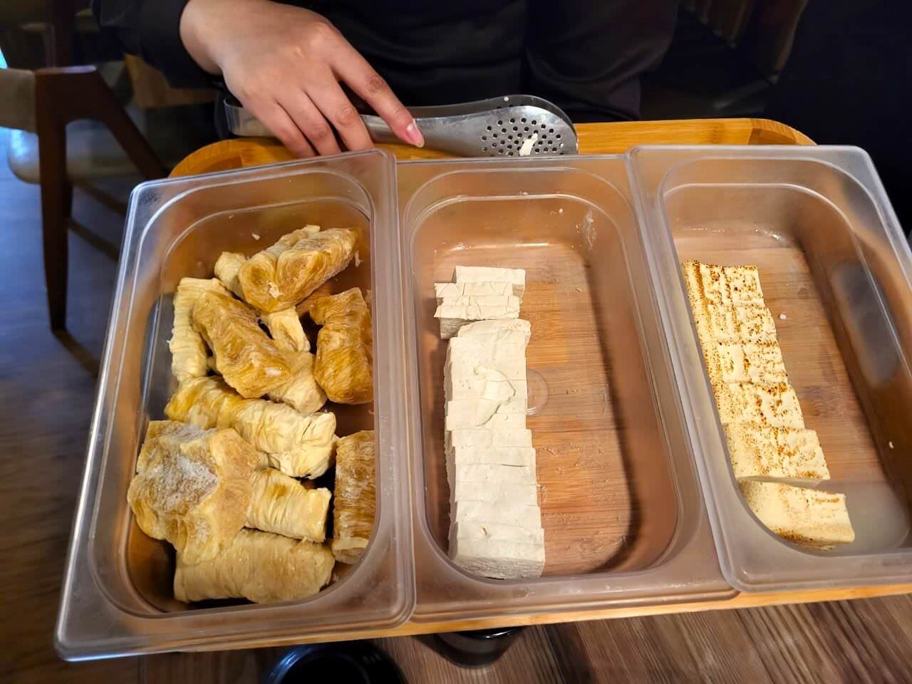 台中沙鹿|壽喜燒一丁|現切肉品、蔬菜無限量供應吃到飽.現沖牛肉湯.豐富甜點區.冷飲熱飲霜淇淋 - 第22張圖