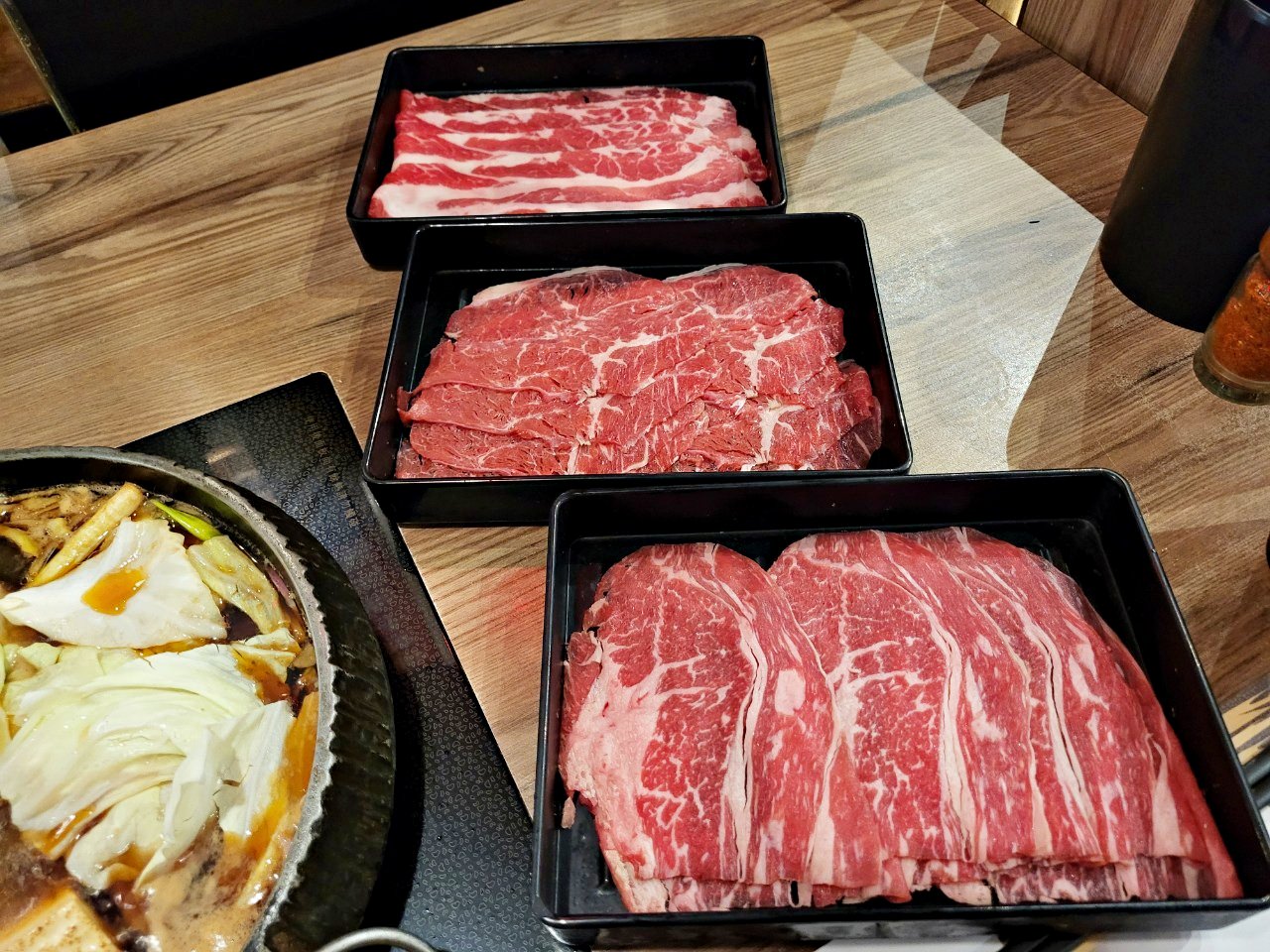 台中沙鹿|壽喜燒一丁|現切肉品、蔬菜無限量供應吃到飽.現沖牛肉湯.豐富甜點區.冷飲熱飲霜淇淋 - 第25張圖