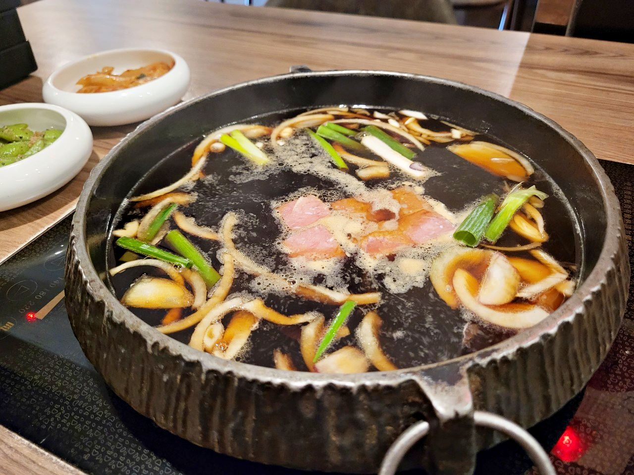 台中沙鹿|壽喜燒一丁|現切肉品、蔬菜無限量供應吃到飽.現沖牛肉湯.豐富甜點區.冷飲熱飲霜淇淋 - 第16張圖