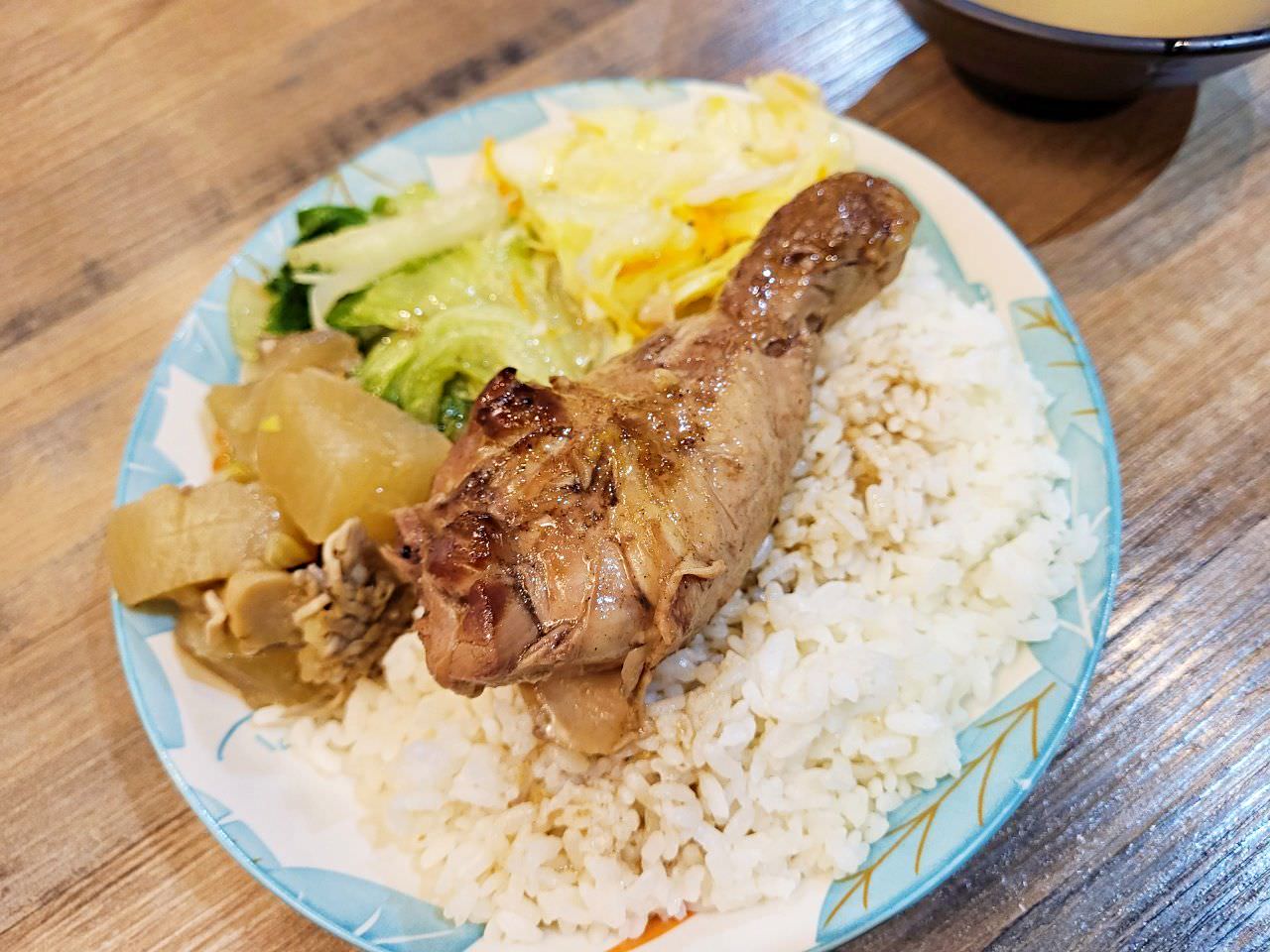 台中烏日|吃飯食間 養生煮 |必推超好喝雞湯湯底及乾的胡麻拌拌~有蔬食餐組合.麻辣鴨血.便當 - 第14張圖