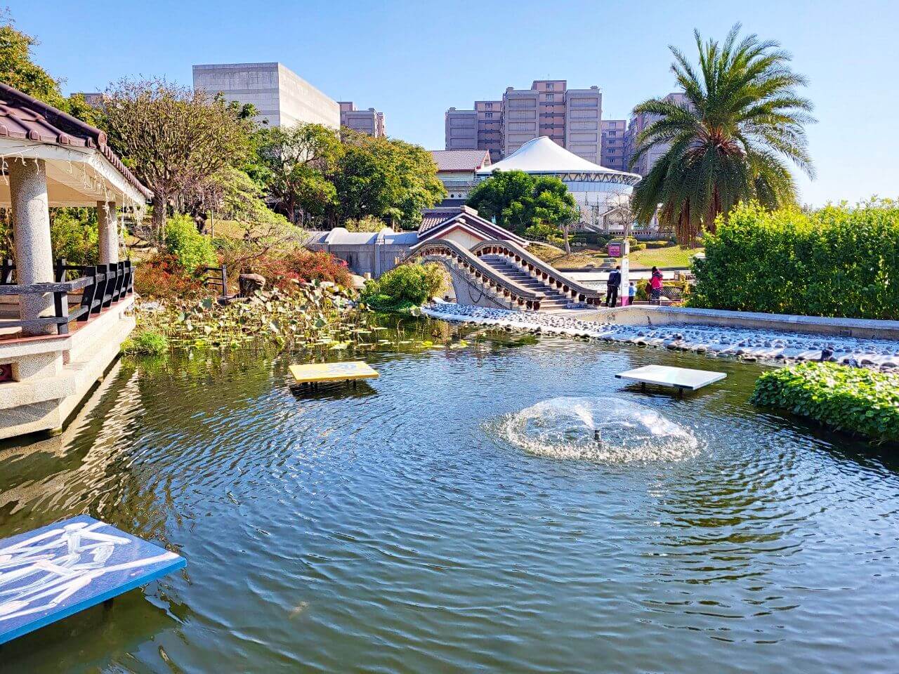 台中清水|港區藝術中心|水池曲橋仿中國閩南風建築.各式展覽活動 - 第10張圖