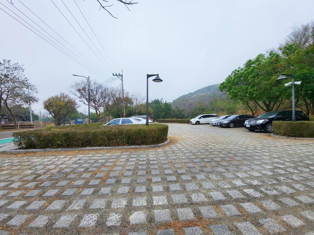 台中清水|鰲峰山運動公園|競合體驗遊戲場.觀景平台賞清水市區夜景.免費烤肉區 - 第4張圖