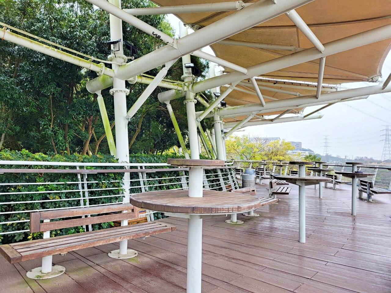 台中清水|鰲峰山運動公園|競合體驗遊戲場.觀景平台賞清水市區夜景.免費烤肉區 - 第15張圖