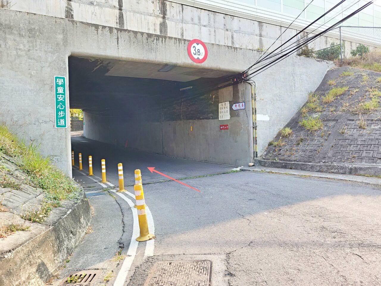 台中烏日|知高圳步道&好漢坡雪蓮登山步道|輕鬆平坦好走.好漢坡登高賞美景.學田山三角點 - 第3張圖