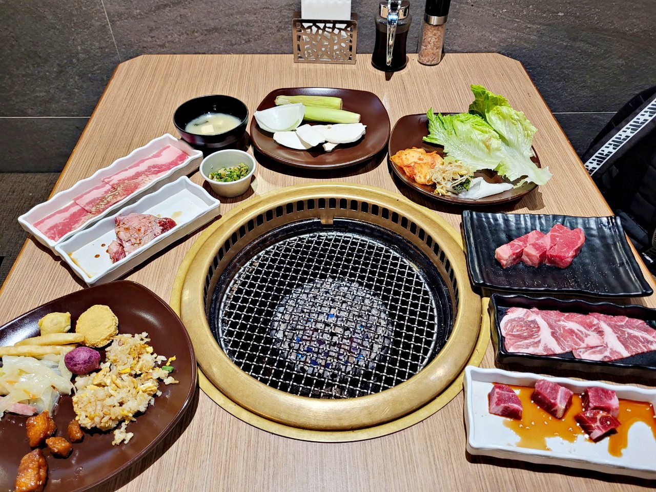 台中港三井|金舌燒肉Kintan Buffet |燒肉吃到飽.多種醬料可以選擇.多元自助沙拉吧 - 第14張圖