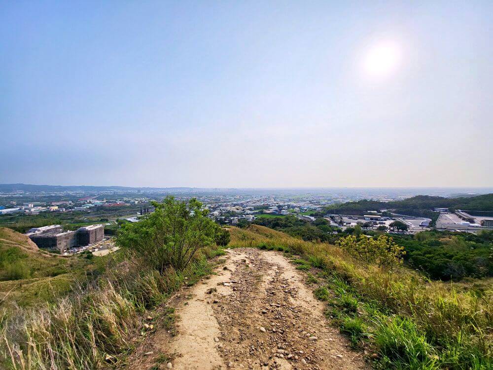 台中烏日|知高圳步道&好漢坡雪蓮登山步道|輕鬆平坦好走.好漢坡登高賞美景.學田山三角點 - 第49張圖