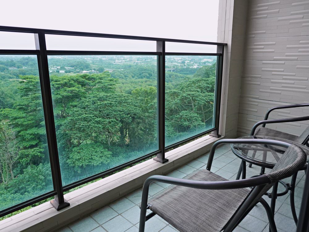 嘉義番路|仁義湖岸大酒店|開箱豪華雙人房.有陽台欣賞山景及湖景.附有免費停車位 - 第27張圖