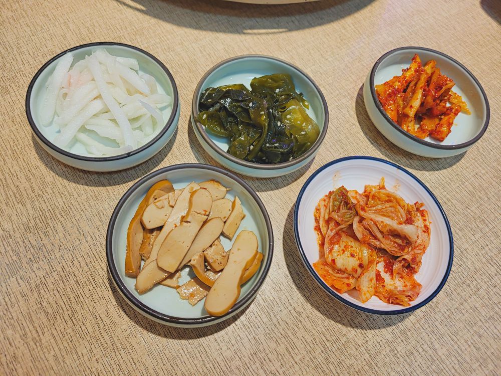 首爾韓鍋逢甲店GANGNAM Korean Restaurant|好吃的韓式銅盤烤肉.美味特色的韓國小菜.料多豐盛的海鮮煎餅.單人及多人套餐組合.位在逢甲夜市旁 - 第8張圖