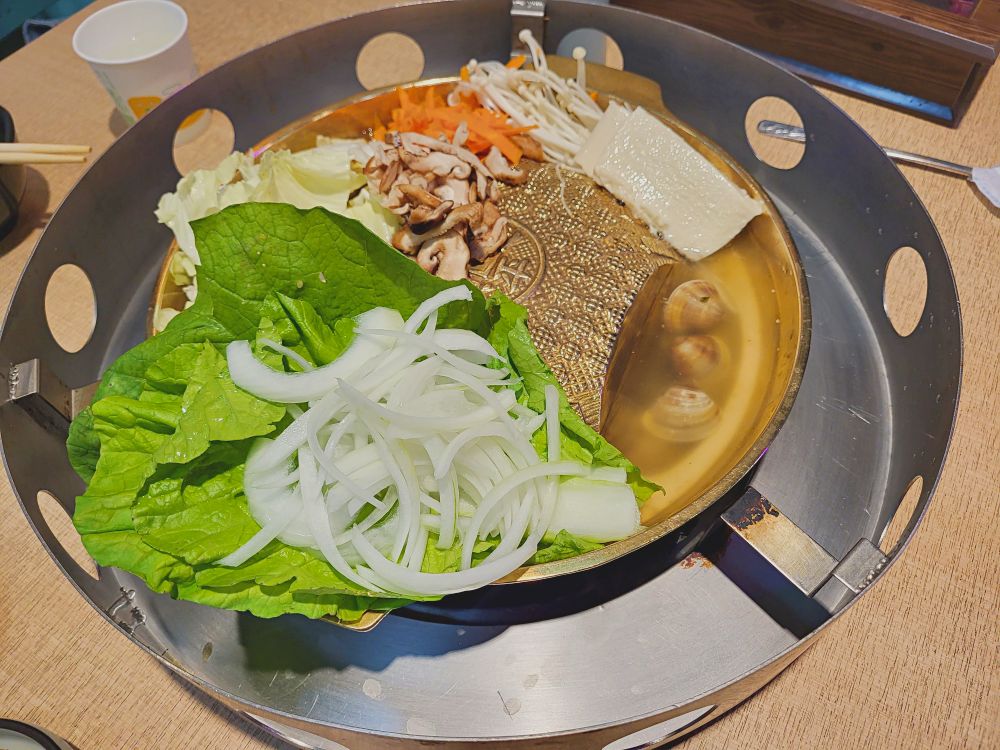 首爾韓鍋逢甲店GANGNAM Korean Restaurant|好吃的韓式銅盤烤肉.美味特色的韓國小菜.料多豐盛的海鮮煎餅.單人及多人套餐組合.位在逢甲夜市旁 - 第9張圖