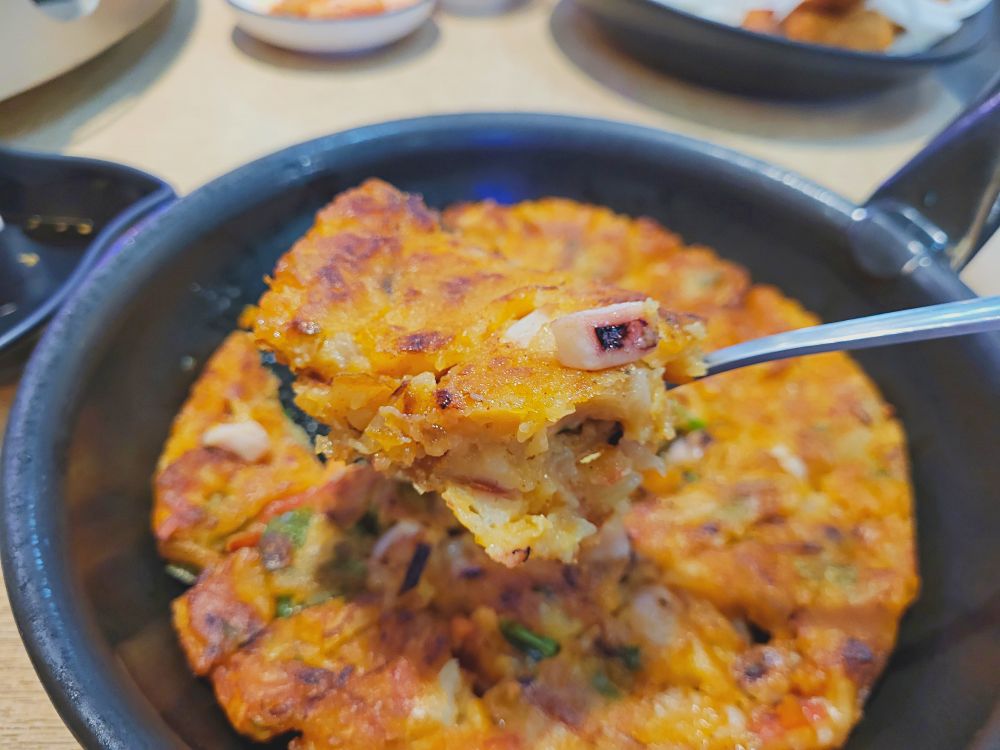 首爾韓鍋逢甲店GANGNAM Korean Restaurant|好吃的韓式銅盤烤肉.美味特色的韓國小菜.料多豐盛的海鮮煎餅.單人及多人套餐組合.位在逢甲夜市旁 - 第15張圖