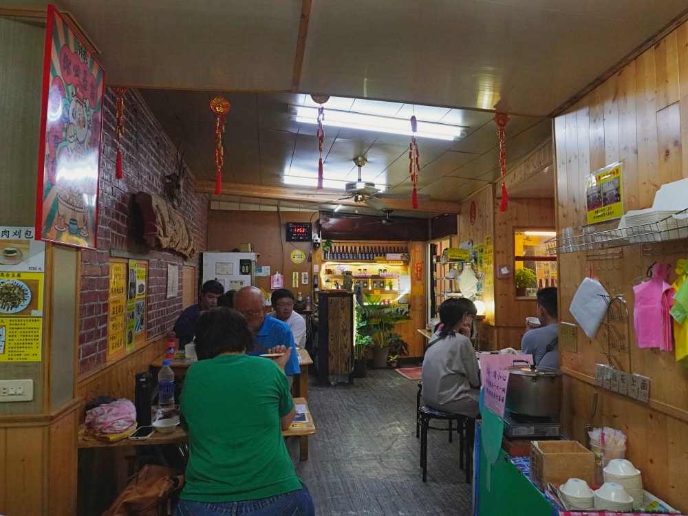 原鄉食堂美食餐廳|Google高評分特色原住民風味餐.銷魂烤肉飯.好湯頭的清燉牛肉麵.位在清淨農場高空景觀步道旁 - 第2張圖