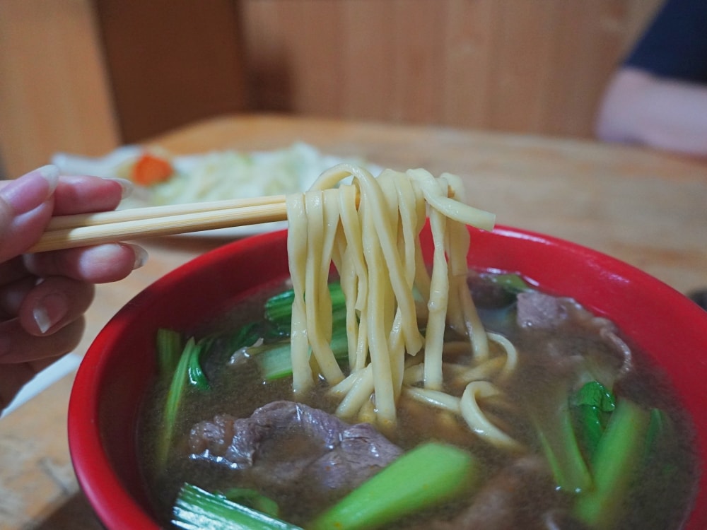原鄉食堂美食餐廳|Google高評分特色原住民風味餐.銷魂烤肉飯.好湯頭的清燉牛肉麵.位在清淨農場高空景觀步道旁 - 第19張圖